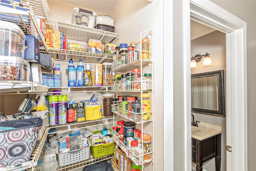 Painesville, Ohio 44077, United States, 3 Bedrooms Bedrooms, ,3 BathroomsBathrooms,Residential,Active,160984