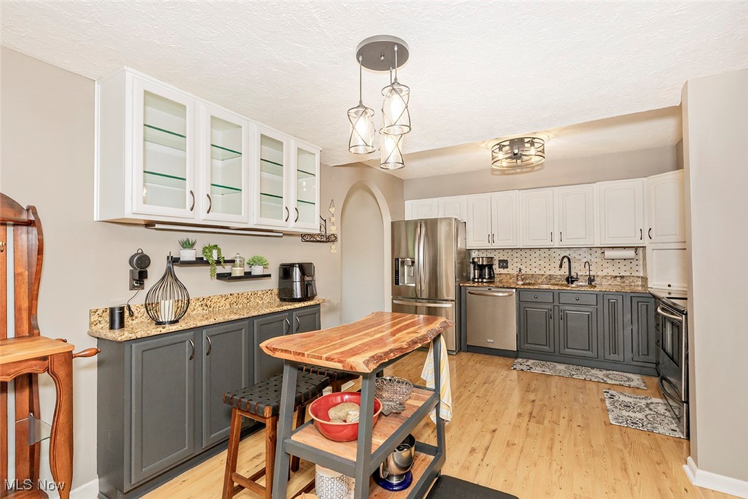 Painesville, Ohio 44077, United States, 3 Bedrooms Bedrooms, ,3 BathroomsBathrooms,Residential,Active,160984