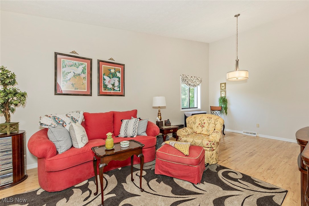 Painesville, Ohio 44077, United States, 3 Bedrooms Bedrooms, ,3 BathroomsBathrooms,Residential,Active,160984