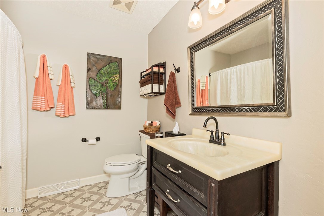 Painesville, Ohio 44077, United States, 3 Bedrooms Bedrooms, ,3 BathroomsBathrooms,Residential,Active,160984