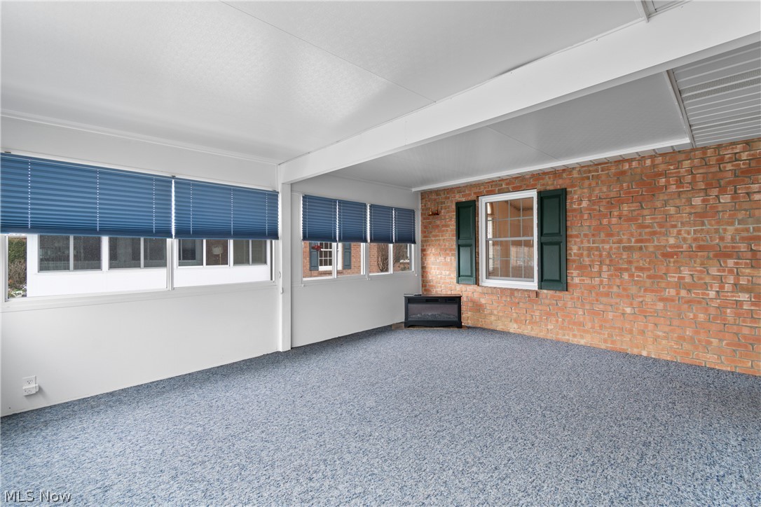 Hartville Country Commons Condo - Residential