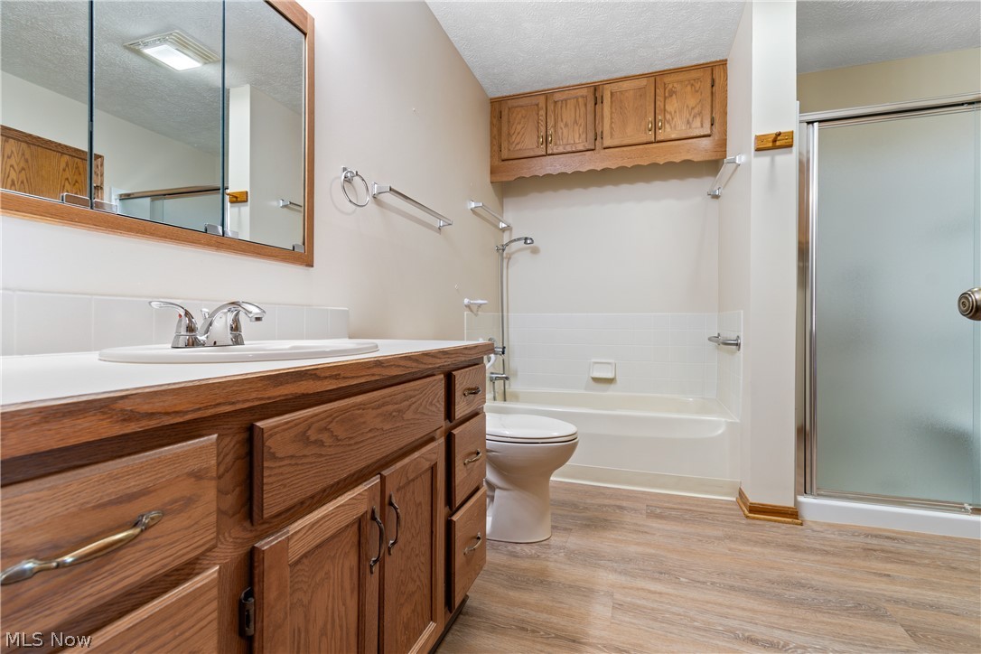 Hartville Country Commons Condo - Residential