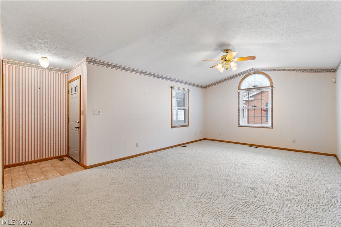 Hartville Country Commons Condo - Residential