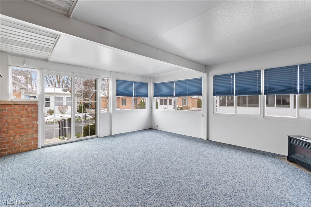 Hartville Country Commons Condo - Residential