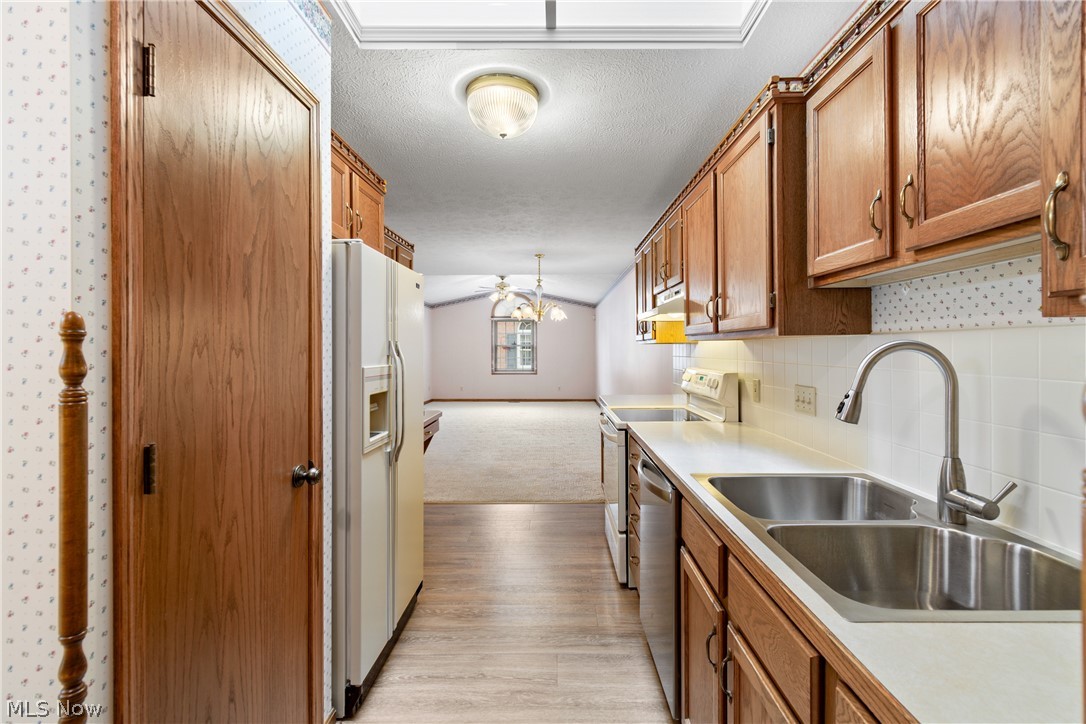 Hartville Country Commons Condo - Residential