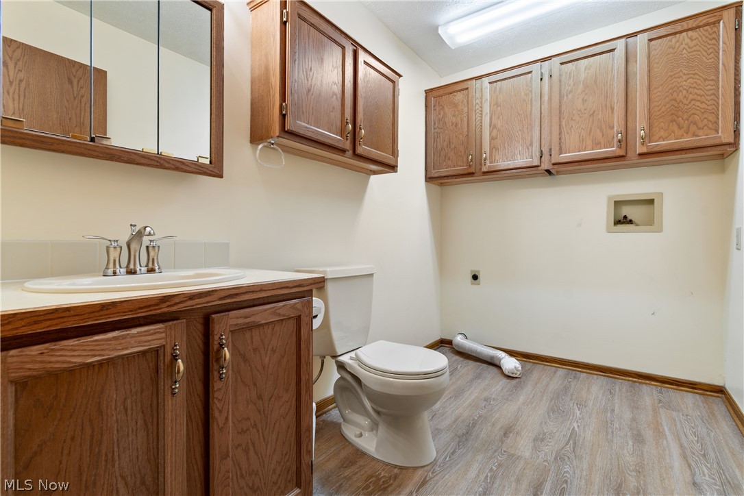 Hartville Country Commons Condo - Residential