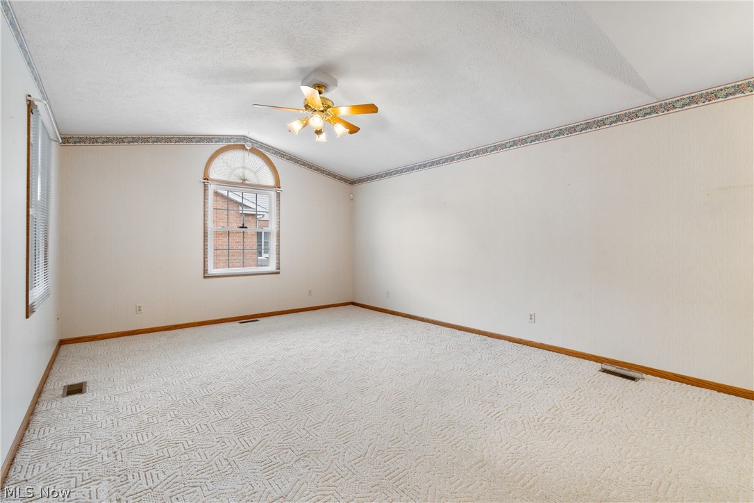 Hartville Country Commons Condo - Residential