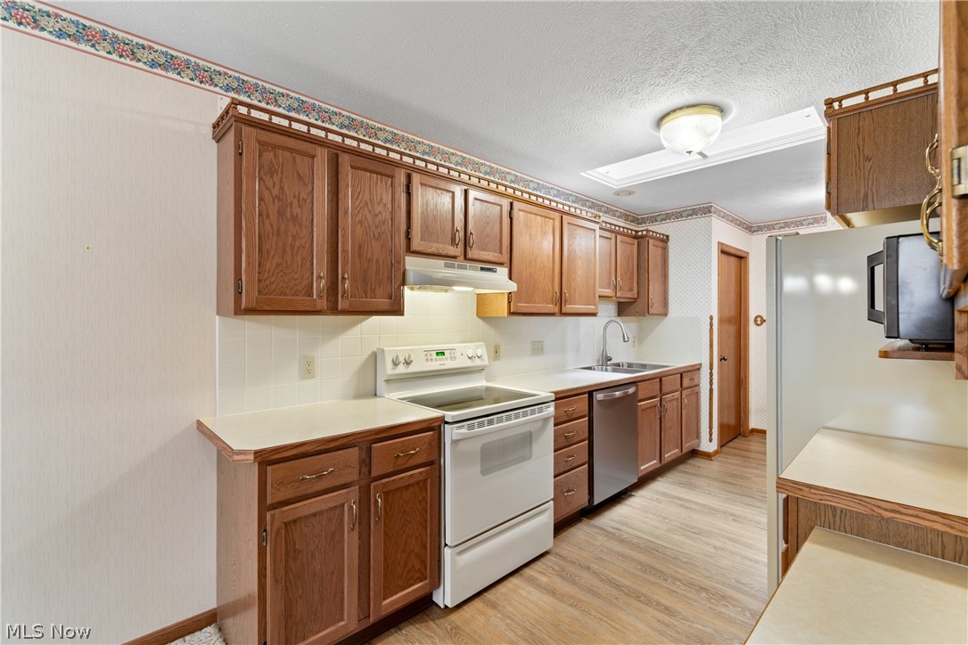 Hartville Country Commons Condo - Residential