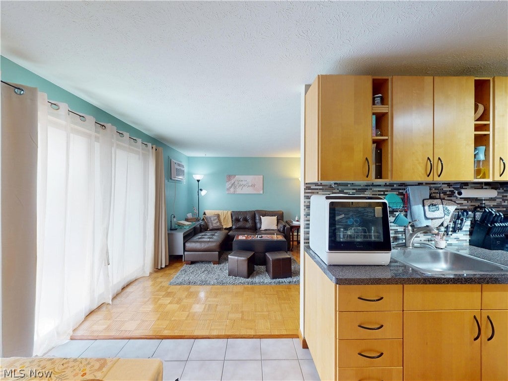 1390 Golden Gate Boulevard E204
