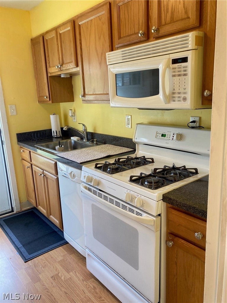 235 E 235th Street 136