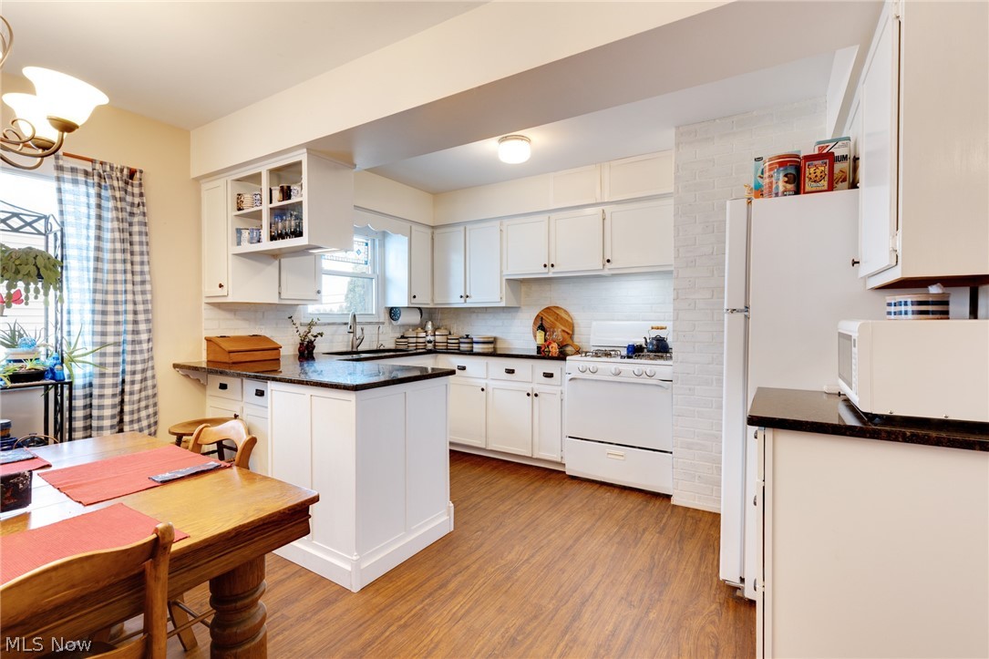 BEVERLY PK LOT 407 ALL - Residential