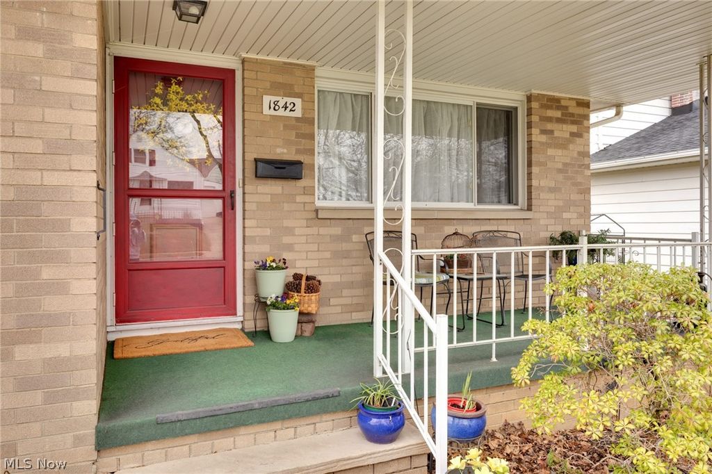 Photo of 1842 Thornapple Avenue, Akron, OH 44301 (MLS # 5195771)