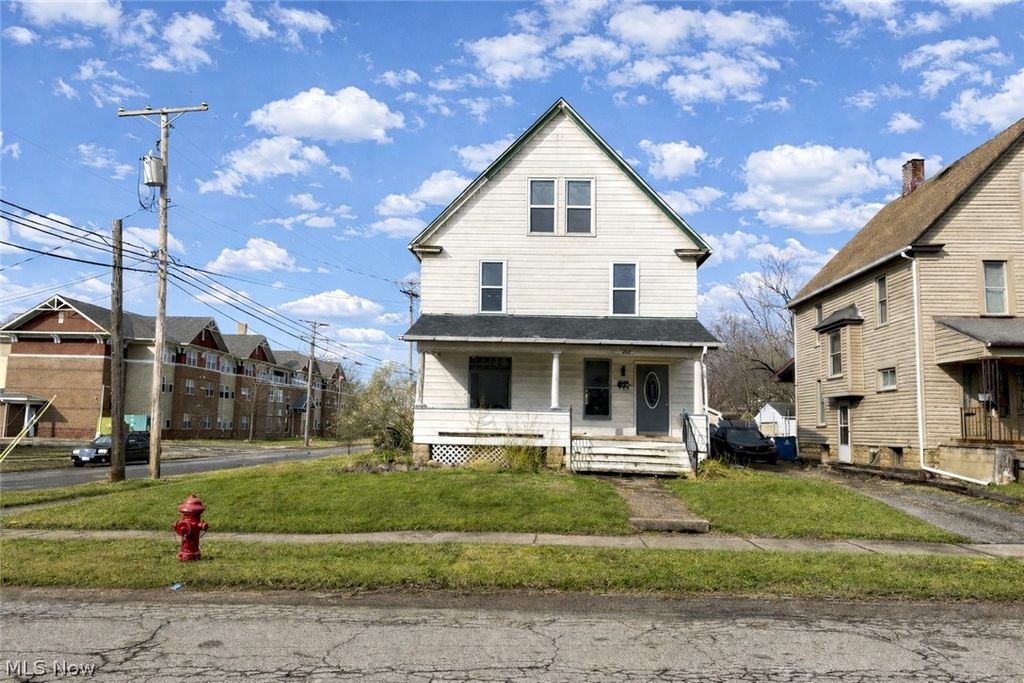 Photo of 202 Prospect Street, Girard, OH 44446 (MLS # 5188915)