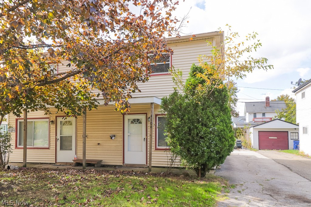 4104 Fulton Pkwy, Cleveland - 2 bed 1 bath side by side townhome unit! //
$875 rent / $875 deposit //
$49 application fee per adult //
NO SMOKING //
1 time $99 non-refundable set up fee paid at lease signing //
$30/month required resident benefit package; can include personal property/liability insurance for an additional $5/month for $35/month total //
All applicants are required to fill out a PetScreening application, found on our website/app before being processed. Even if you have NO pets - this app must be filled out. 1-2 pets OK w/ approved PetScreening & PetFee (Some breed restrictions apply). 1 time, non-refundable pet fee of $200-300 per animal applies to all pets & must be paid prior to or when you pay your 1st month rent. (No fee for qualified assistance animals) //
Our application is processed through secure site: Findigs. They require ID & income verification. Without this, your app will not be processed. They offer 24/7 chat support on their app directly