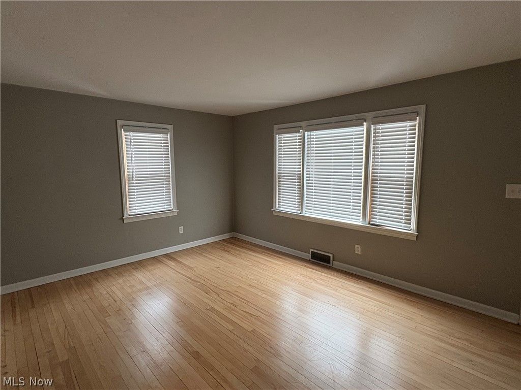 Photo of 1562 Medford Avenue, Youngstown, OH 44514 (MLS # 5184639)