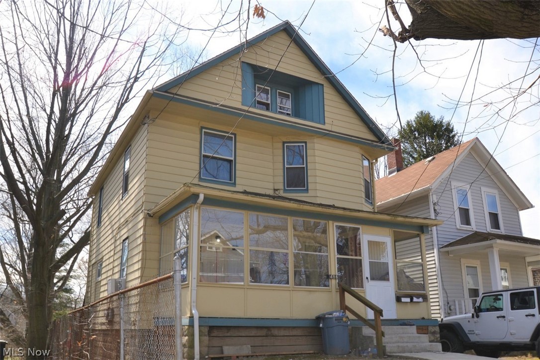 A fantastic opportunity to own a University of Akron Rental! All mechanical systems have been updated and are split between the two units, so they can be rented plus utilities if you prefer. Both kitchens and bathrooms have been completely renovated. This home is two blocks from the new Akron University Stadium!! It is rented out through this school year and 22-23 school year.
21-22
Unit 1 - $810 per month
Unit 2 - $1,050 per month
22-23
Unit 1 - $820 per month
Unit 2 - $1,170 per month