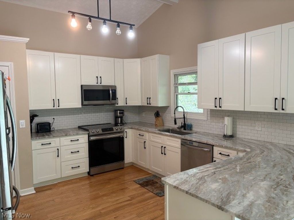 Photo of 2989 Fox Burrow Drive, Stow, OH 44224 (MLS # 5212195)