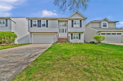 9561 Cyprus Lane, Olmsted Falls, OH 44138 - #: 5201801