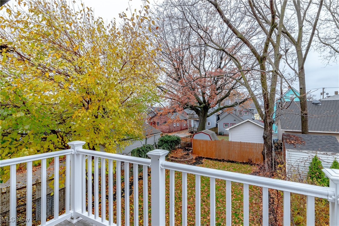 H R Hadlows - Residential Lease