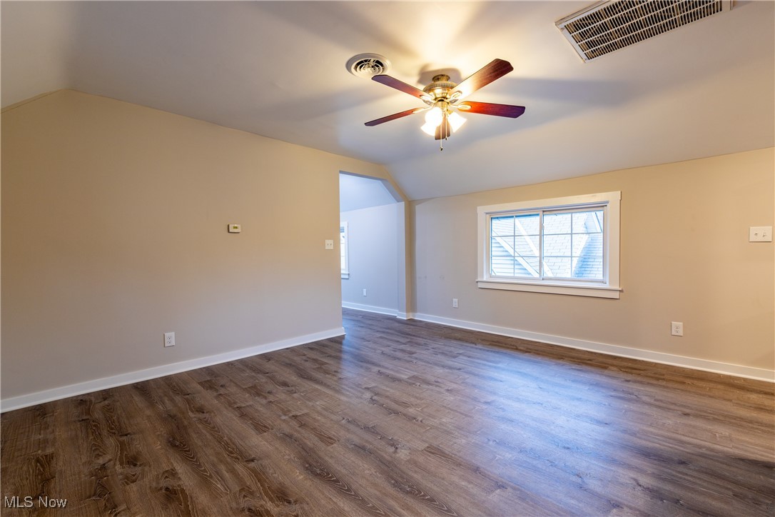 H R Hadlows - Residential Lease