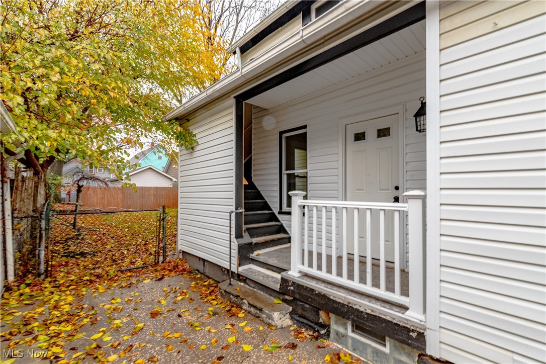 H R Hadlows - Residential Lease