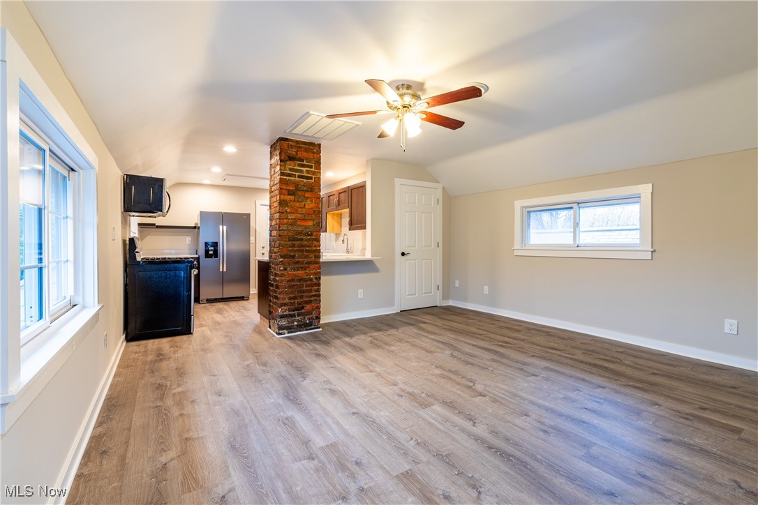 H R Hadlows - Residential Lease