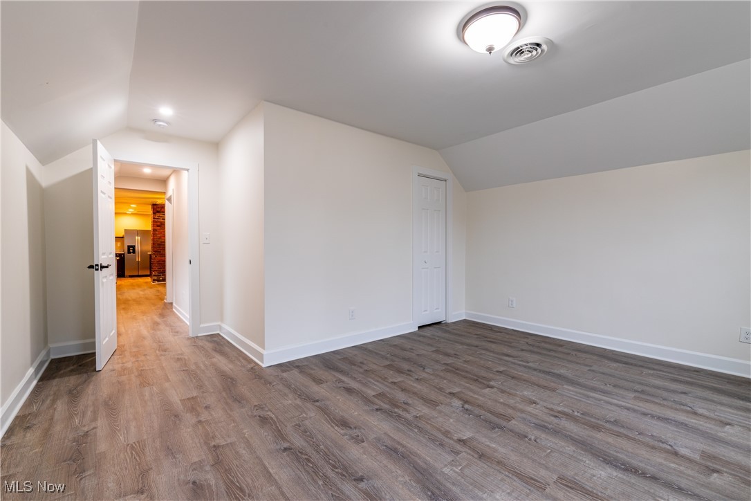 H R Hadlows - Residential Lease