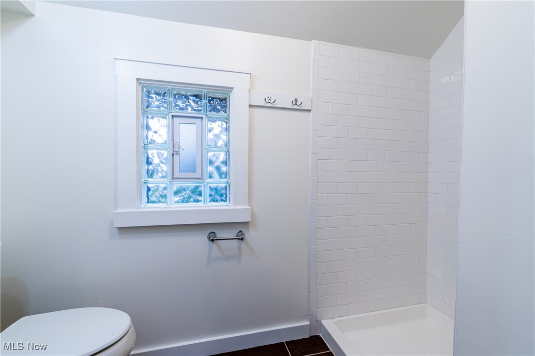 H R Hadlows - Residential Lease