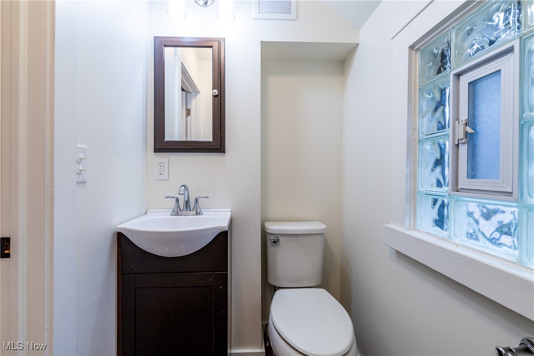 H R Hadlows - Residential Lease