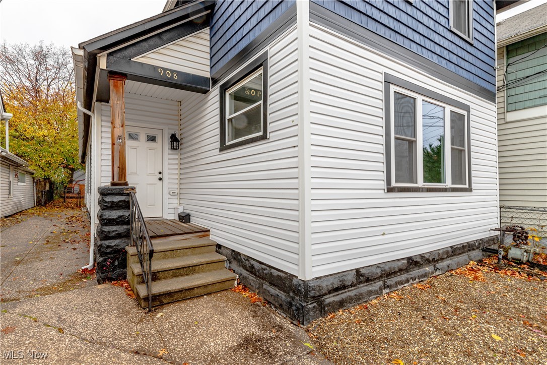 H R Hadlows - Residential Lease