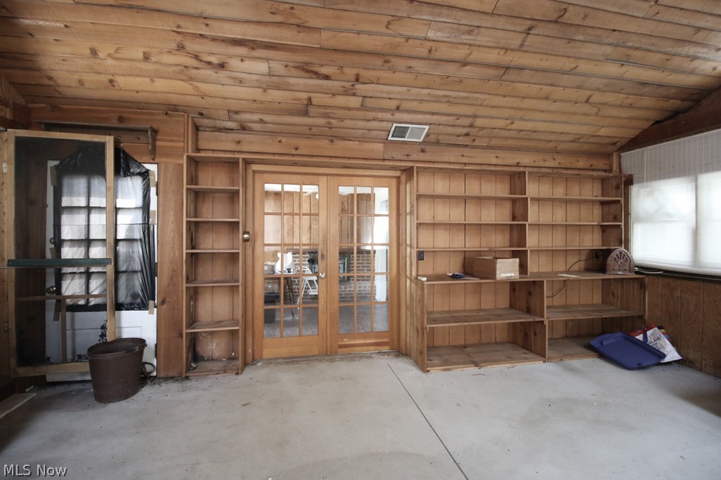 Briar Root Manor - Residential
