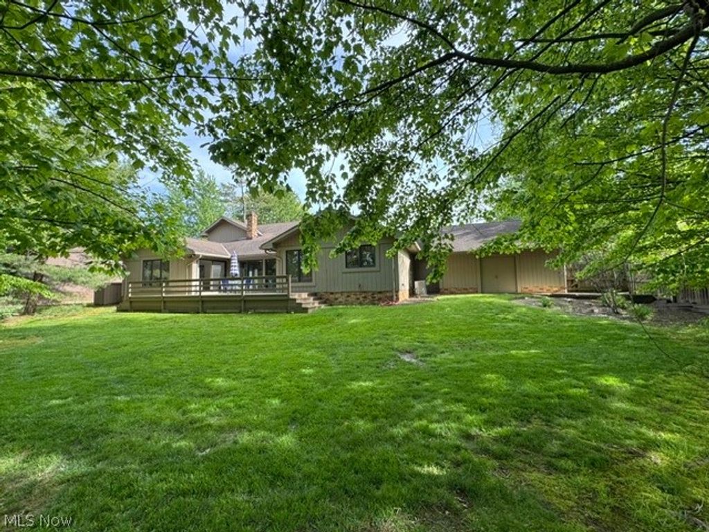 Photo of 6319 Woodhawk Drive, Mayfield Heights, OH 44124 (MLS # 5212966)