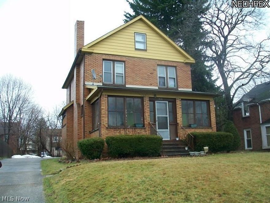 3-4 bedrooms, enclosed front porch. Hardwood Floors, Possibility Of Additional Living Space On 3rd Floor. Centrally Located, Close To Schools, Shopping, and Freeway!