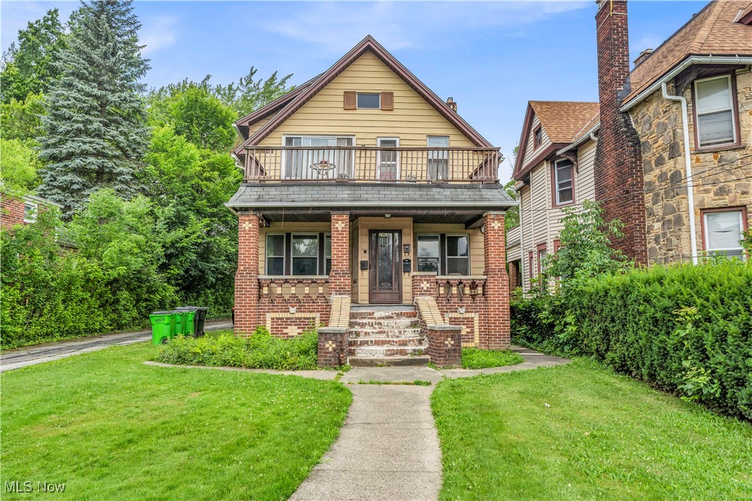 1468 Felton Rd | DN, South Euclid - Spacious 2 bed 1 bath multi-family home! //
$ 1140 rent / $ 1140 deposit //
$55 application fee per adult //
1-2 pets OK in this unit. After application pre-approval, a PetScreening is required for any animals to proceed with one of our properties; a PetScreening affidavit is still required if you have no pets. (Some breed restrictions apply per HUD guidelines). //
NO SMOKING //
1 time $169 non-refundable set up fee paid at lease signing //
$30/month required resident benefit package; can include personal property/liability insurance for an additional $5/month for $35/month total. //
After application Pre-Approval 1 applicant per household application is required to fill out a PetScreening application, before being about to proceed with placing a Reservation Fee for one of our properties. You will receive a pre-approval for your application and in order to proceed, the PetScreening is required. Even if you have NO pets - this application must be filled out. One time, non-refundable pet fee of $250-600 per animal applies to all pets & must be paid before or when you pay your first month rent. (No fee for qualified assistance animals). //
Our application is processed through secure site: Findigs, and they require ID and income verification. Without this, your application will not be processed. They offer 24/7 chat support on their application directly if you have any questions. //
BEDROOMS: 2 //
BATHROOMS: 1 //
APPLIANCES PROVIDED: Fridge and stove //
UTILITIES / RESIDENT RESPONSIBILITY: Resident pays gas and electric and is responsible for snow removal. //
Serious inquiries only.