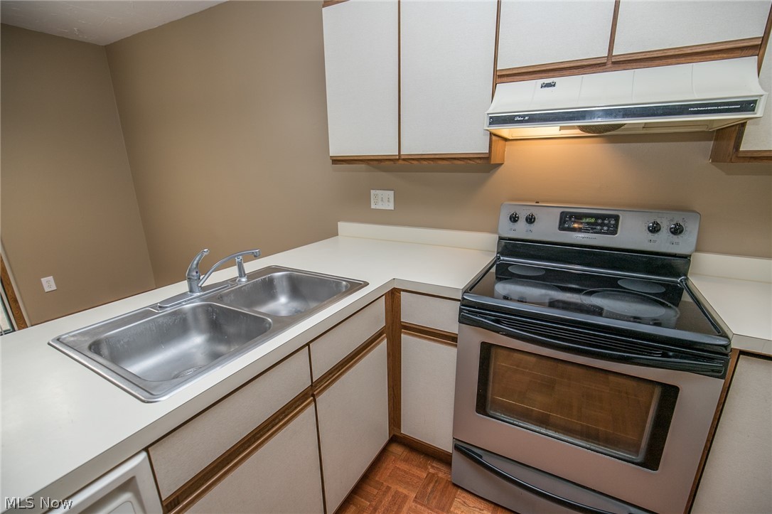 Windchimes On Summit - Residential