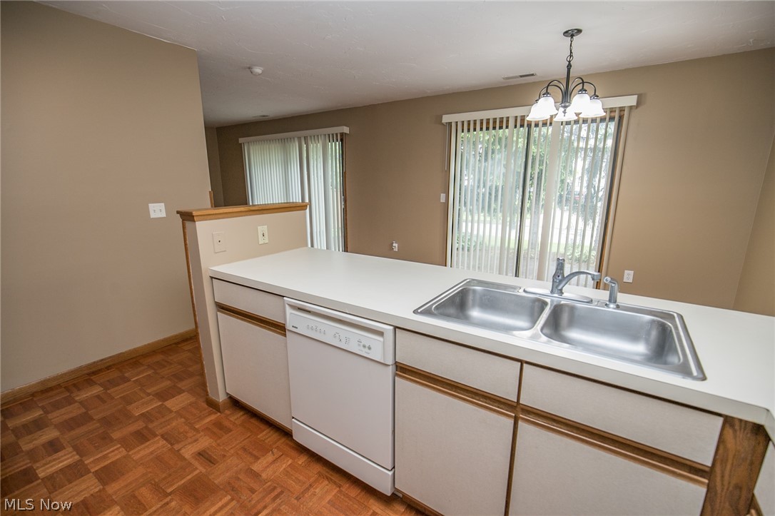 Windchimes On Summit - Residential