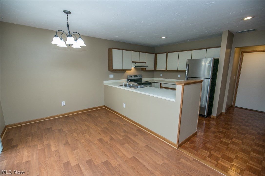 Windchimes On Summit - Residential