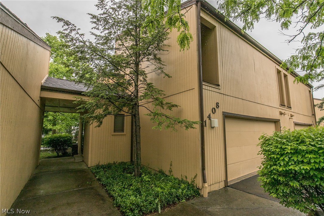 Windchimes On Summit - Residential