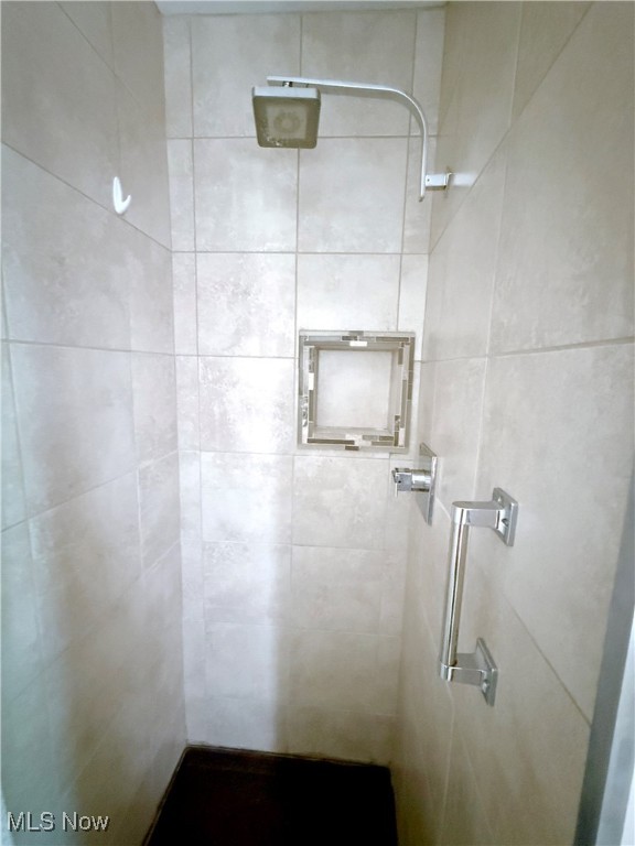 Lake Shore Blvd Estates - Residential