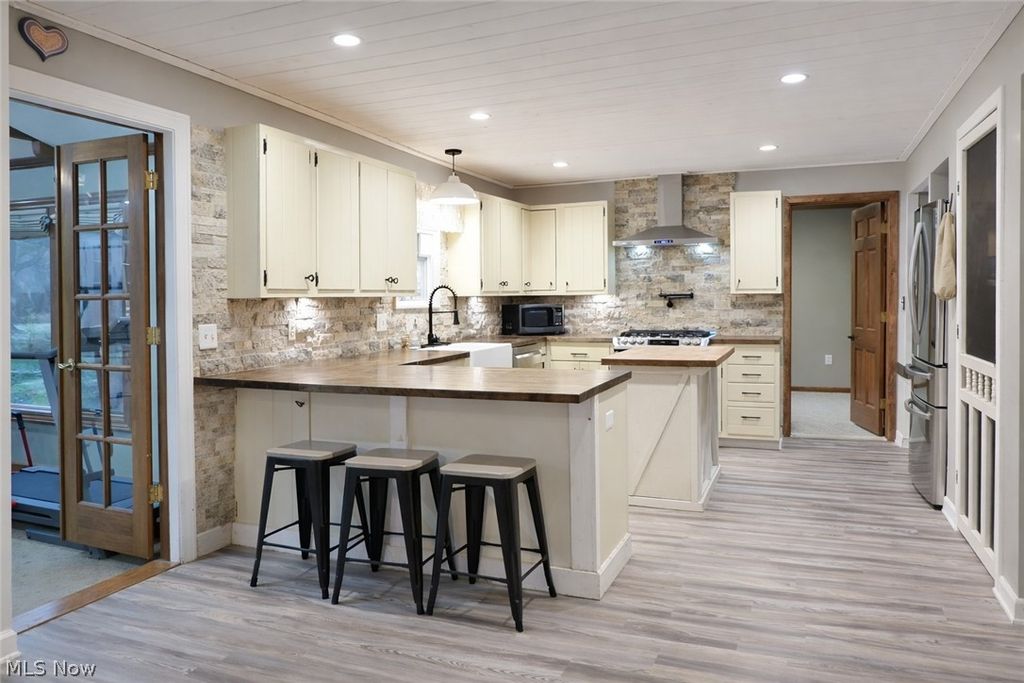 Photo of 5802 Russia Road, South Amherst, OH 44001 (MLS # 5192452)