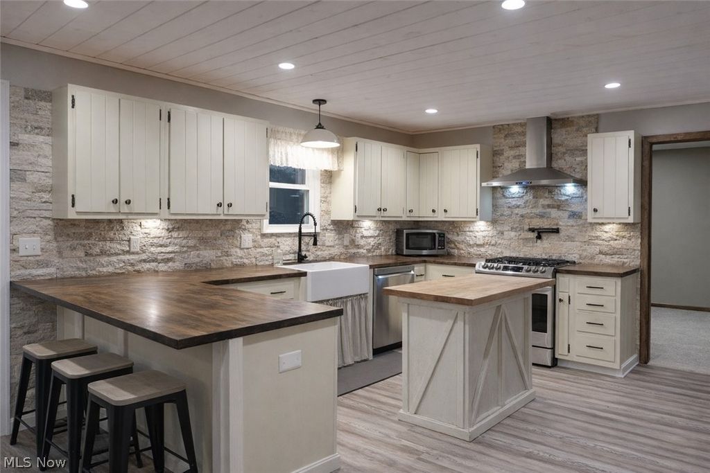 Photo of 5802 Russia Road, South Amherst, OH 44001 (MLS # 5192452)