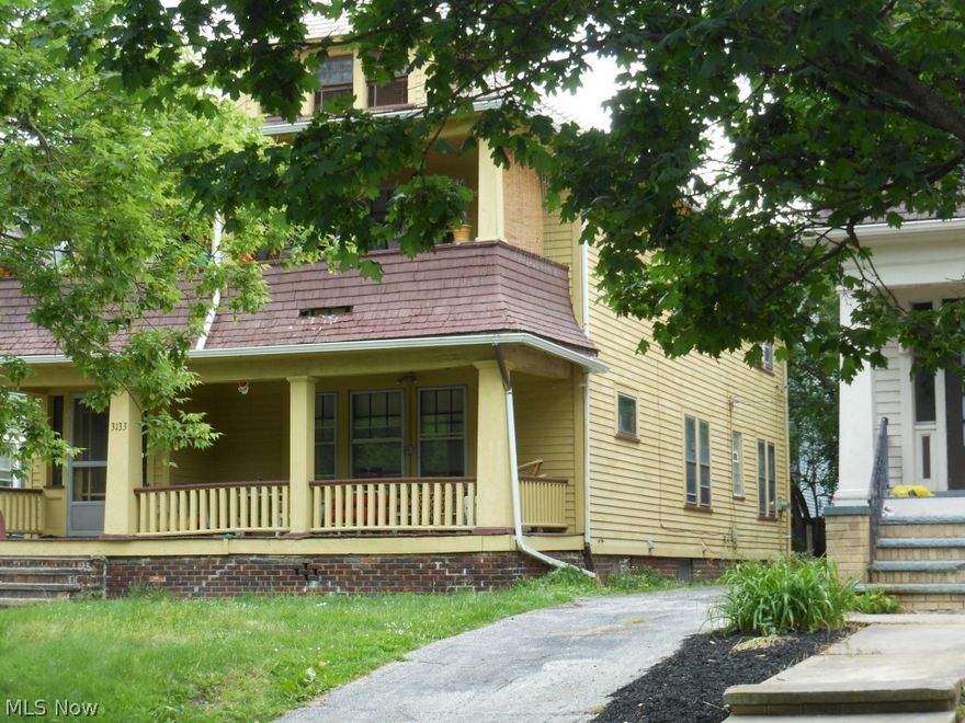 Cedar-Lee Great Investment opportunity or live in one unit and let the rent pay your mortgage!   Current 2nd floor tenants are Month to Month; 1st floor is vacant.  There is a finished 3rd floor that a creative owner can incorporate with the 2nd floor for a 2 level unit. Each unit is 2 Bedrooms, Living Room, Dining Room, Kitchen and 1 bathroom.  Hardwood floors throughout.  Needs TLC and updating.  POS to be assumed by buyers.