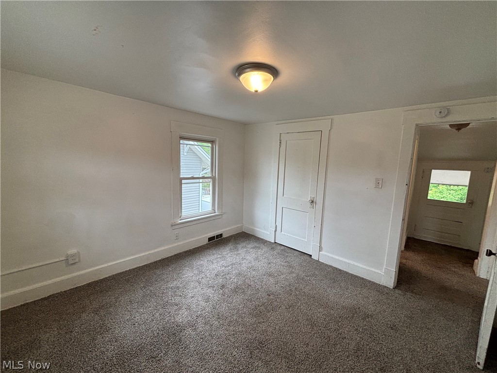 1713 Regal Avenue NE
