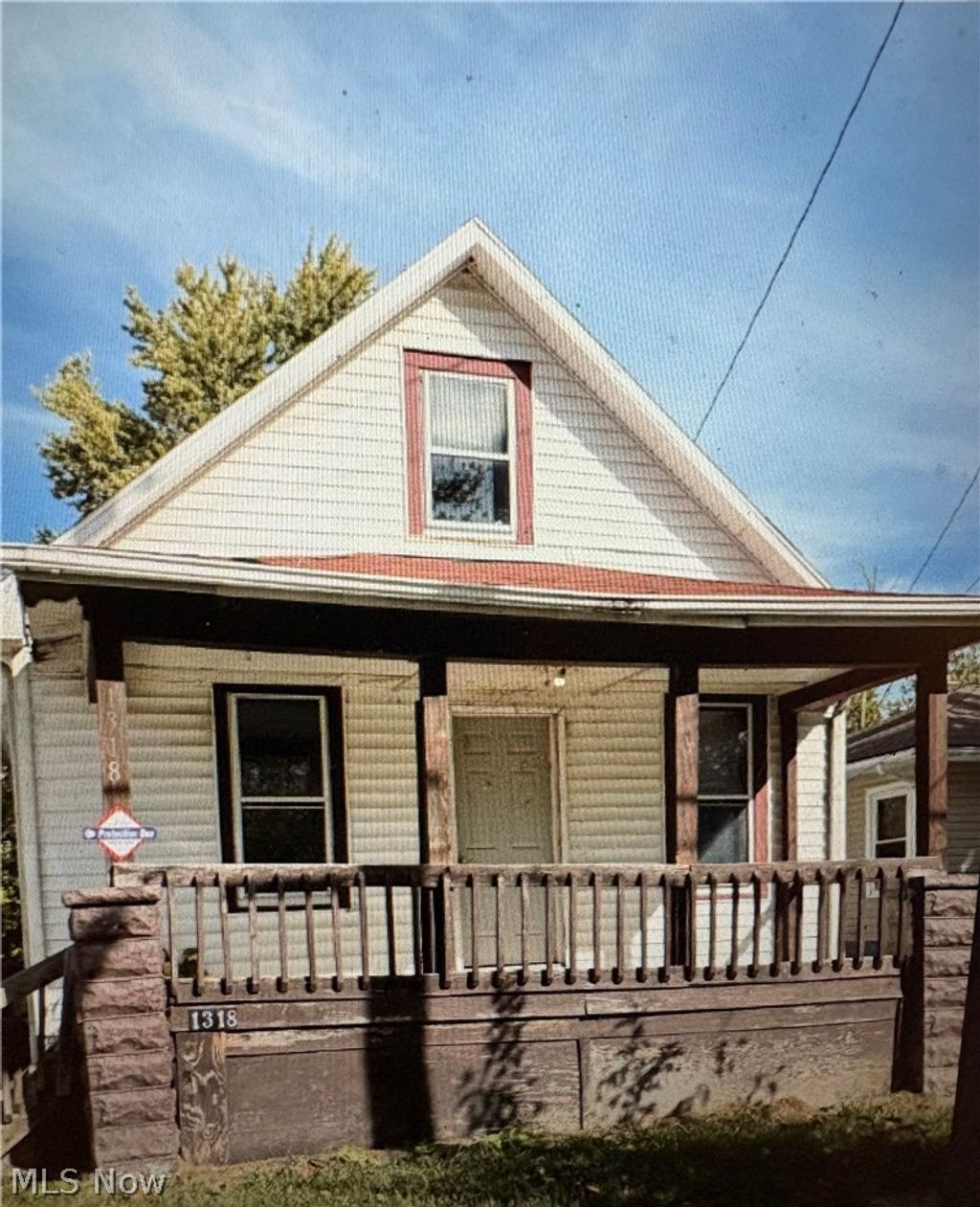 Photo of 1318 W W. 20th Street, Lorain, OH 44052 (MLS # 5186045)