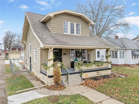 Photo for 742 Oak Street NW