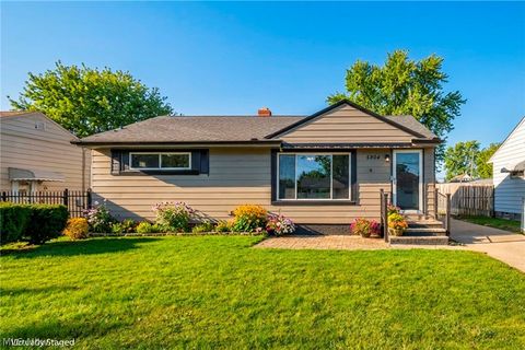 Homes For Sale - 5804 Bangor Avenue<br/> Cleveland, OH 44144