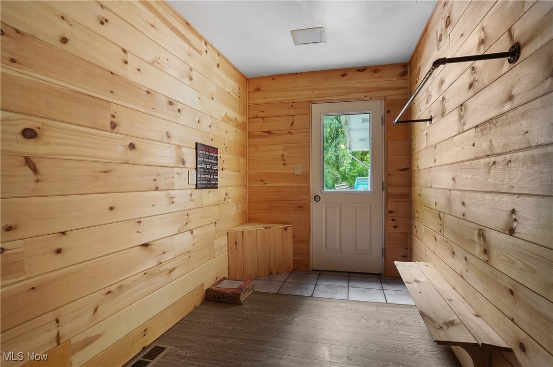 7182 Stewart Sharon Road, Hubbard, Ohio image 31