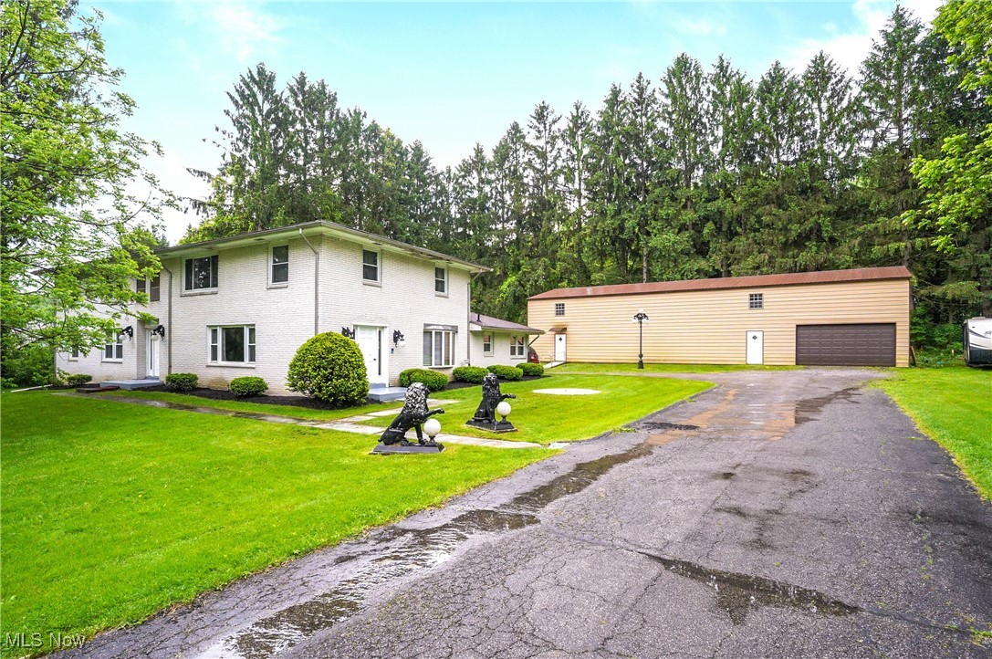 7182 Stewart Sharon Road, Hubbard, Ohio image 1