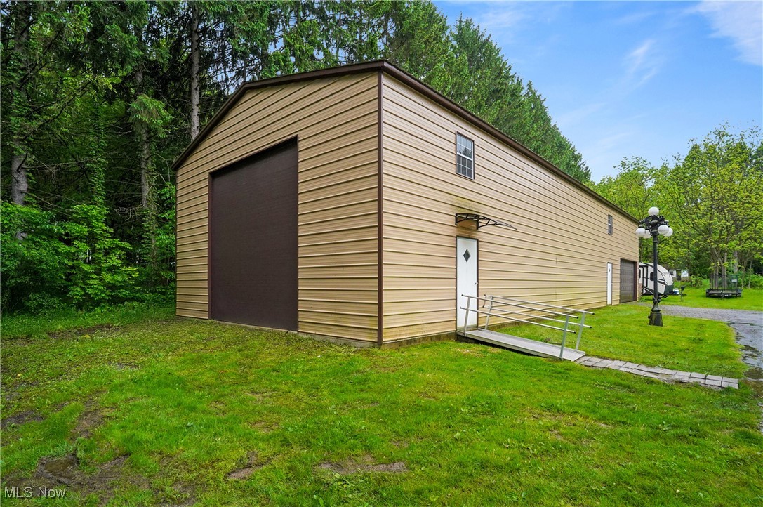 7182 Stewart Sharon Road, Hubbard, Ohio image 43