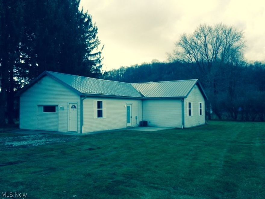 This bank owned property is under auction terms. This property is subject to a 5% buyer’s premium pursuant to the Auction Terms & Conditions (minimums may apply). This is a reserve auction and all offers are subject to seller approval. 
Online Auction begins on 7/26/14 and ends 7/29/14 on www.Auction.com

Tax Card address listed as 102 Chapel Lane.